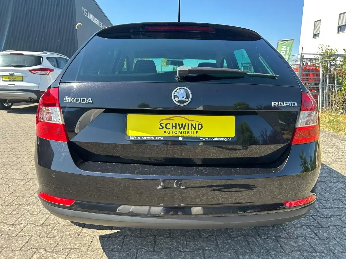 Gebraucht Skoda Rapid Drive 86 PS (63 kW) 2014 Schwarz Kleinwagen