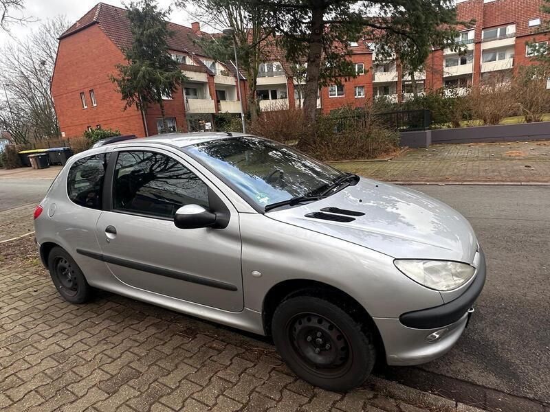 Silber Gebraucht 2001 Peugeot 206 Kleinwagen | 1.450 € (Guter Preis) - Bild 1/4