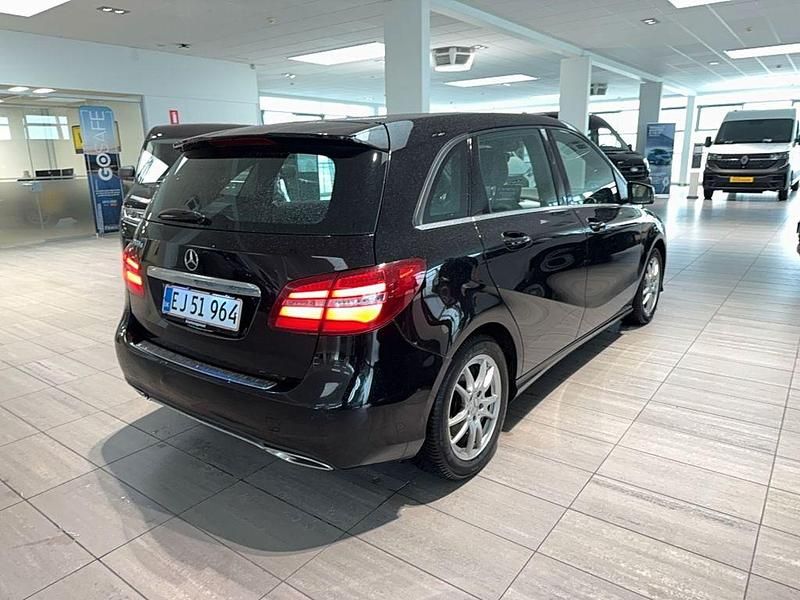 Gebraucht Mercedes B180 109 PS (80 kW) 2017 Schwarz Van / Kleinbus