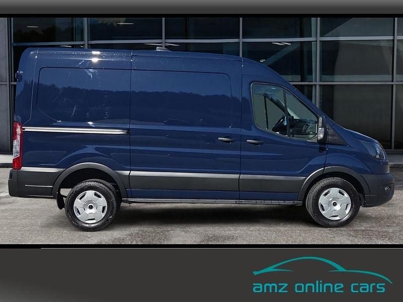 Neu Ford Transit Trend 131 PS (96 kW) 2025 Blau Limousine