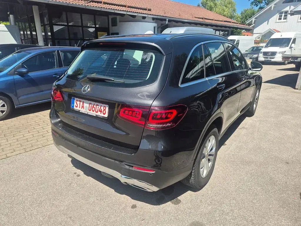 Gebraucht Mercedes GLC200 163 PS (119 kW) 2020 Grau SUV