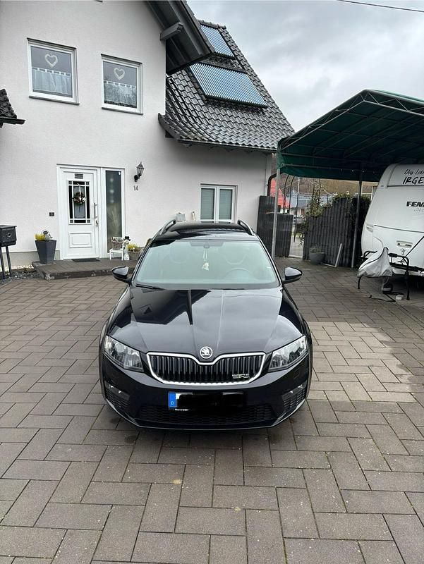 Schwarz Gebraucht 2014 Skoda Octavia RS Kombi | 13.899 € (Fairer Preis) - Bild 1/4