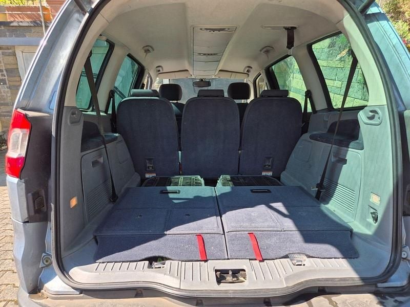 Gebraucht Ford Galaxy Ghia 140 PS (102 kW) 2007 Silber Van / Kleinbus