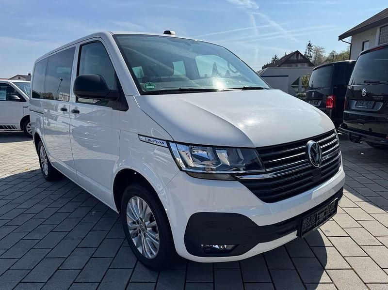 Second-hand VW Multivan 150 CP (110 kW) 2021 Alb Monovolum