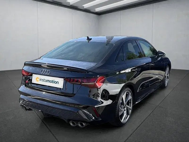 Gebraucht Audi S3 333 PS (244 kW) 2025 Schwarz Limousine
