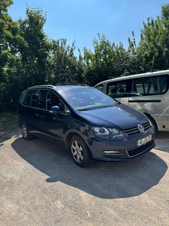 Blau Gebraucht 2011 VW Sharan Highline Van / Kleinbus | 8.999 € (Superpreis) - Bild 1/4