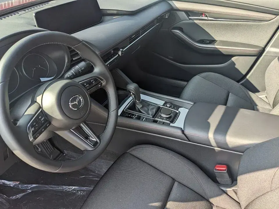 Neu Mazda 3 Homura-Line 140 PS (102 kW) 2026 Schwarz Limousine