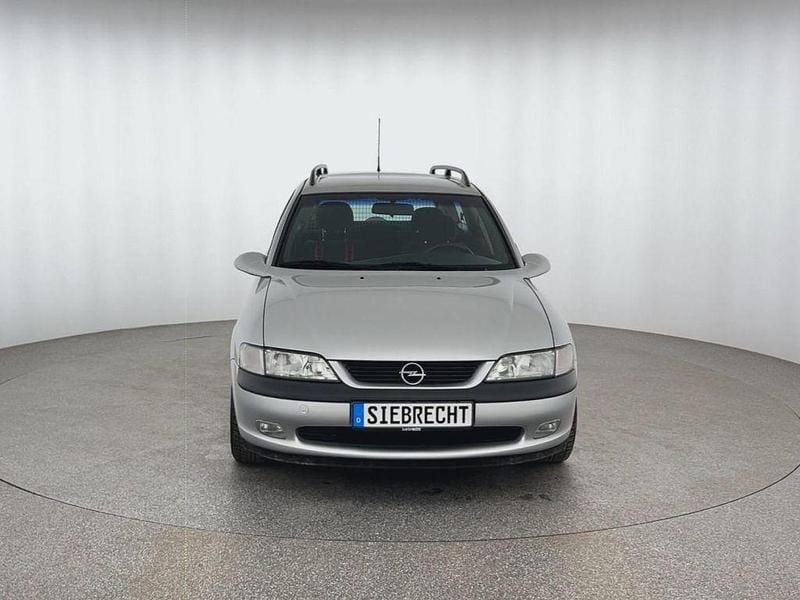 Gebraucht Opel Vectra 116 PS (85 kW) 1998 Silber Kombi