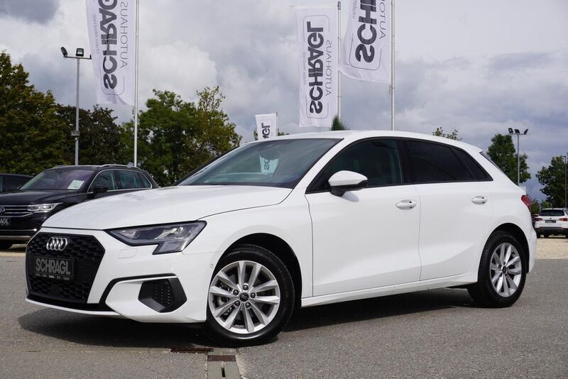 Weiß Gebraucht 2024 Audi A3 Sportback Sport Kleinwagen | 27.650 € (Fairer Preis) - Bild 1/4
