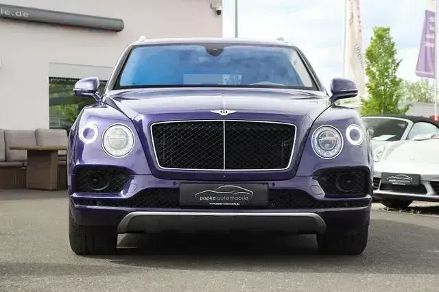 Begagnad Bentley Bentayga 435 HK (319 kW) 2017 Lila SUV