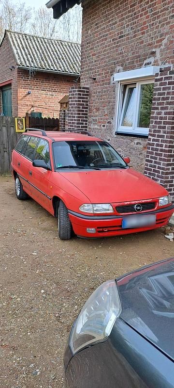 Gebraucht Opel Astra 100 PS (73 kW) 1997 Rot Kombi