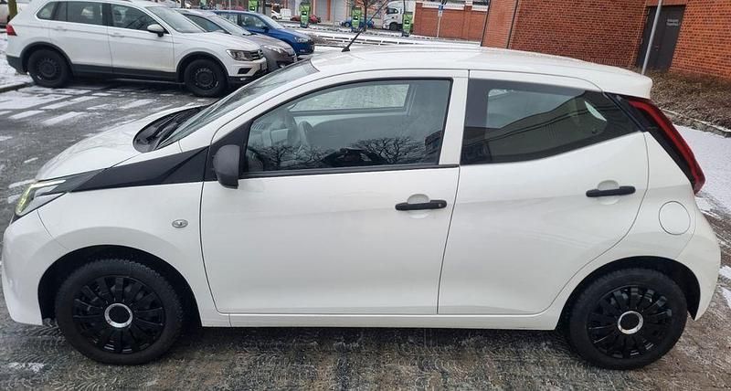 Gebraucht Toyota Aygo 72 PS (52 kW) 2020 Weiß Kleinwagen