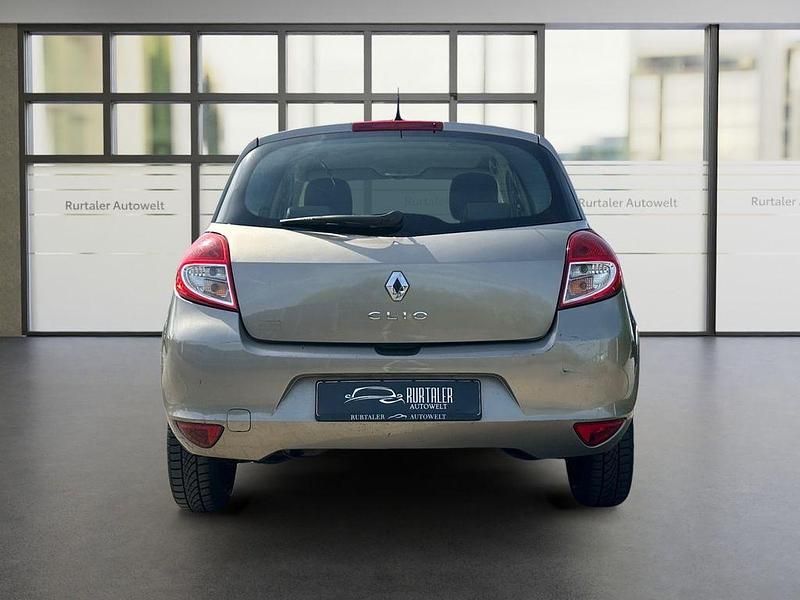 Gebraucht Renault Clio III Expression 75 PS (55 kW) 2011 Stone Limousine