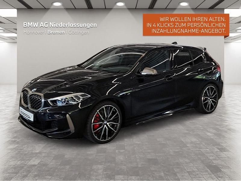 Schwarz Gebraucht 2022 BMW M135 Comfort Edition Kleinwagen | 34.509 € (Fairer Preis) - Bild 1/4