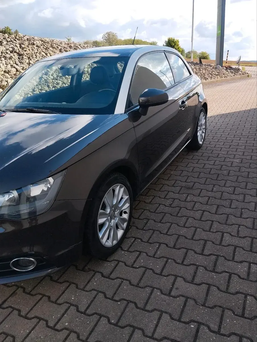 Gebraucht Audi A1 86 PS (63 kW) 2010 Braun Kleinwagen