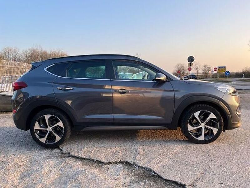 Gebraucht Hyundai Tucson Premium 177 PS (130 kW) 2016 Grau SUV
