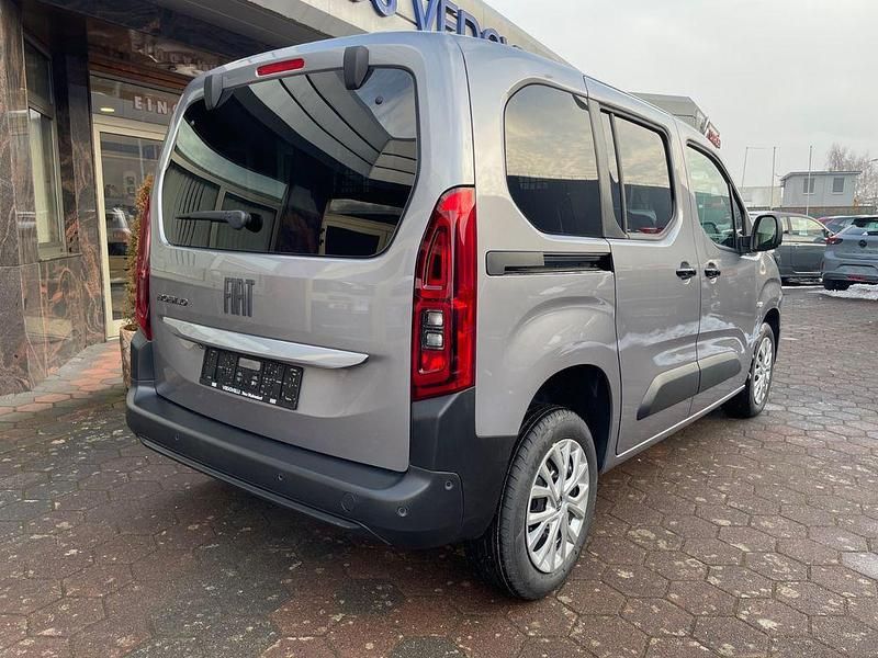 Neu Fiat Doblò 102 PS (75 kW) 2025 Silber Van / Kleinbus