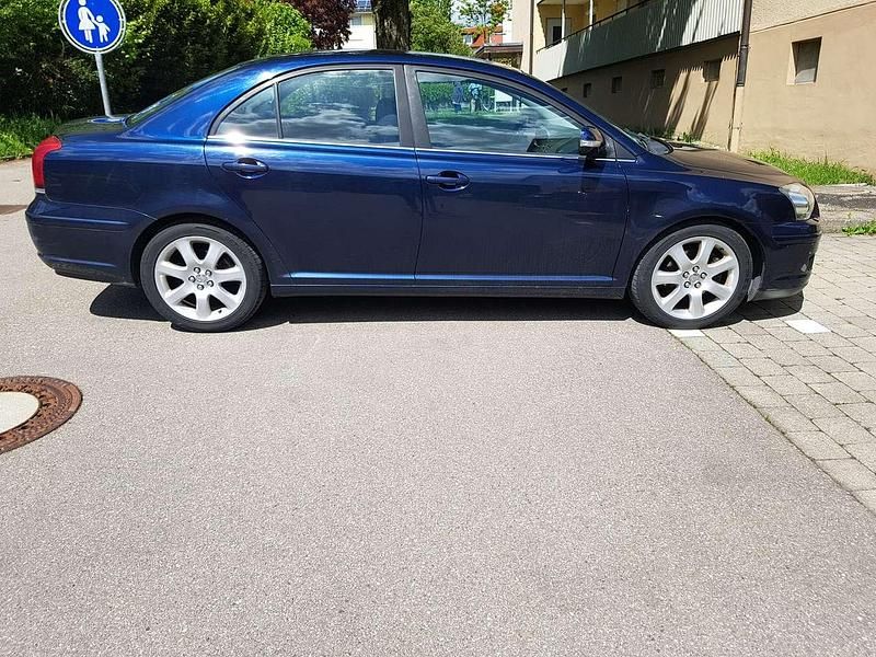 Blau Gebraucht 2006 Toyota Avensis Executive Limousine | 5.100 € (Teuer) - Bild 1/4