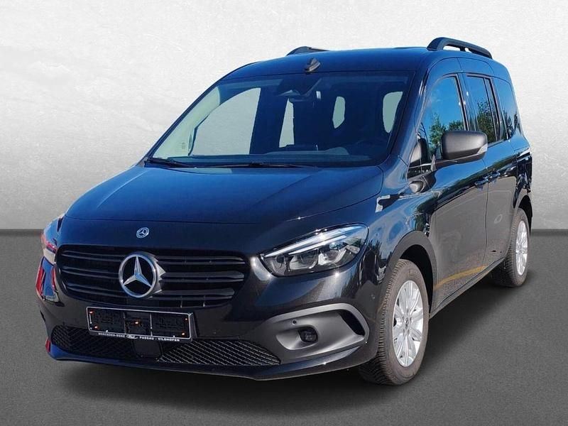 Gebraucht Mercedes Citan 113 131 PS (96 kW) 2022 Dravitschwarz metallic Van / Kleinbus