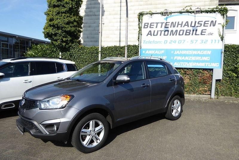 Grau Gebraucht 2015 Ssangyong (KGM) Korando SUV | 8.990 € - Bild 1/4