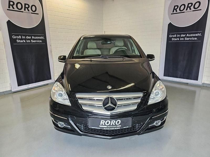 Gebraucht Mercedes B200 AMG 140 PS (102 kW) 2009 Schwarz Van / Kleinbus
