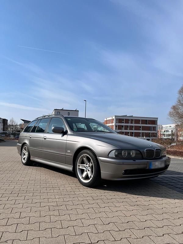 Gebraucht BMW 525 192 PS (141 kW) 2002 Grau Kombi