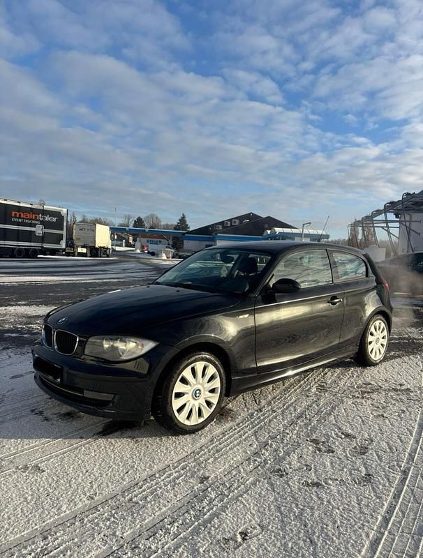 Schwarz Gebraucht 2007 BMW 118 Coupé Advantage Coupé | 1.900 € (Guter Preis) - Bild 1/4