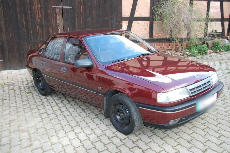 Gebraucht Opel Vectra 90 PS (66 kW) 1991 Rot Kleinwagen