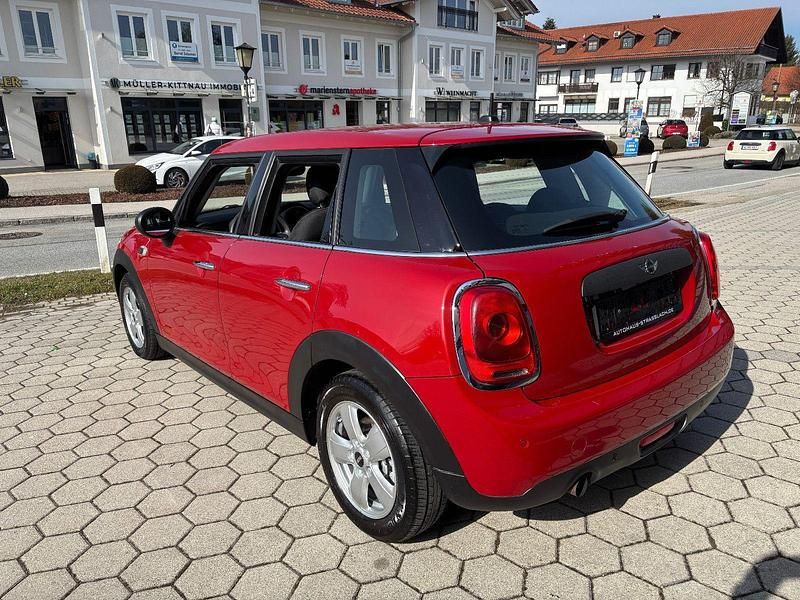 Second-hand Mini ONE Salt 75 CP (55 kW) 2015 Roșu Hatchback