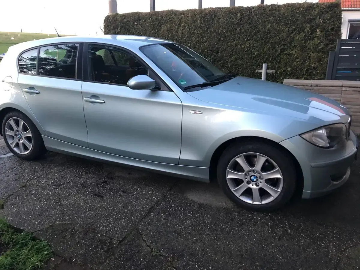 Gebraucht BMW 116 122 PS (89 kW) 2009 Grün Kleinwagen