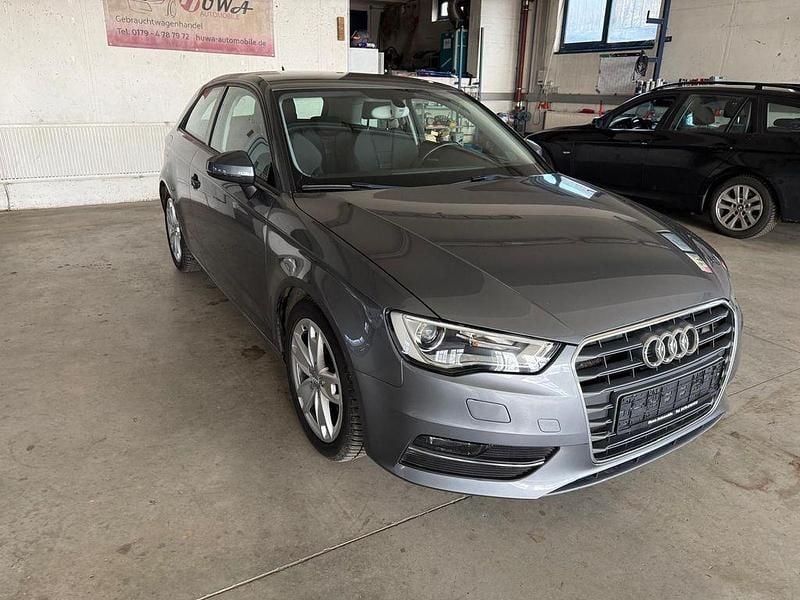 Gebraucht Audi A3 S-Line 150 PS (110 kW) 2015 Grau Kleinwagen