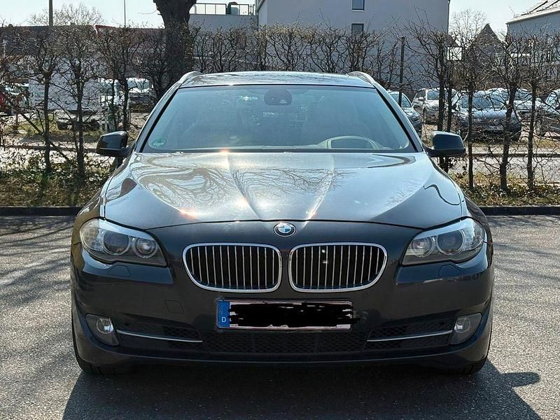 Gebraucht BMW 530 245 PS (180 kW) 2010 Grau Kombi