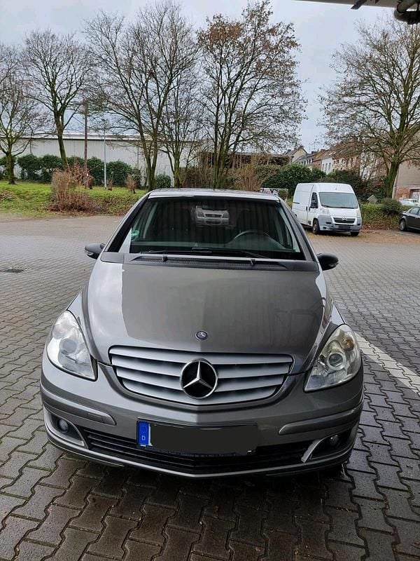 Gebraucht 2005 Mercedes B170 Van / Kleinbus | 3.800 € (Fairer Preis) - Bild 1/4