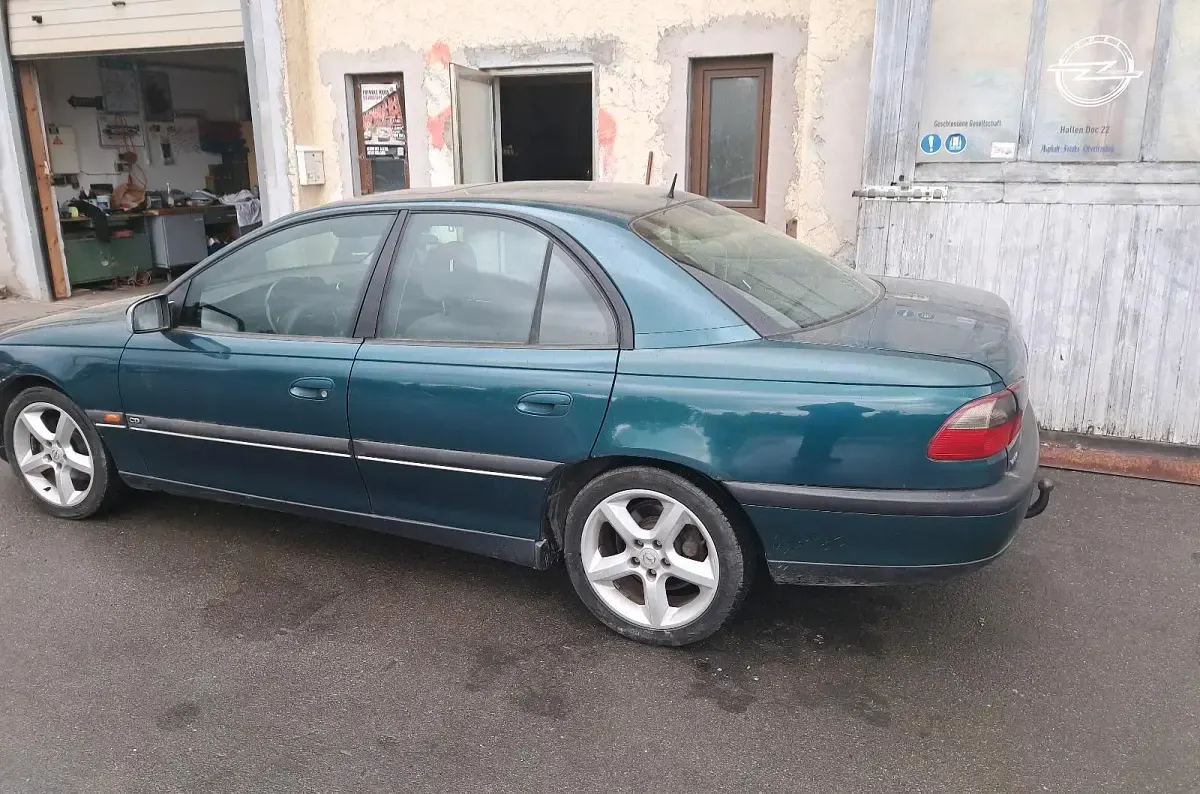 Gebraucht Opel Omega 170 PS (125 kW) 1997 Grün Limousine