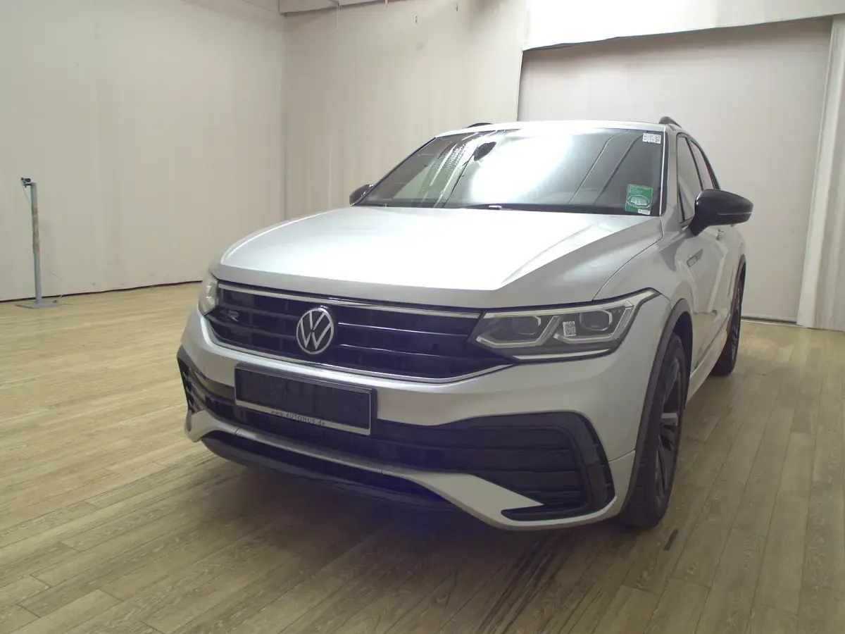 Gebraucht VW Tiguan R-line 150 PS (110 kW) 2022 Silber SUV