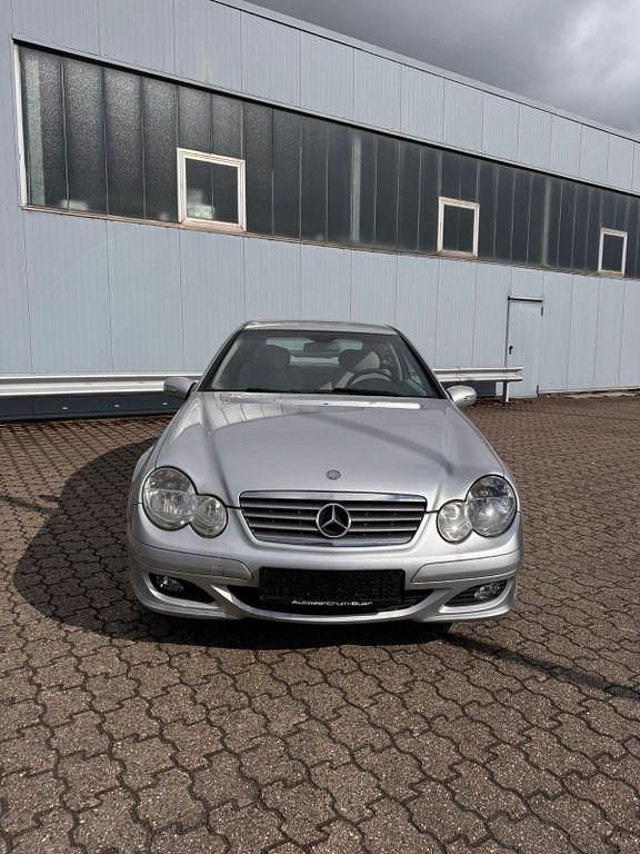 Gebraucht Mercedes C200 163 PS (119 kW) 2004 Silber Coupé