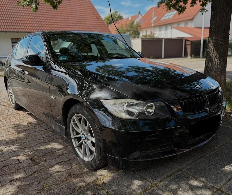 Schwarz Gebraucht 2006 BMW 320 Limousine | 2.100 € (Superpreis) - Bild 1/4