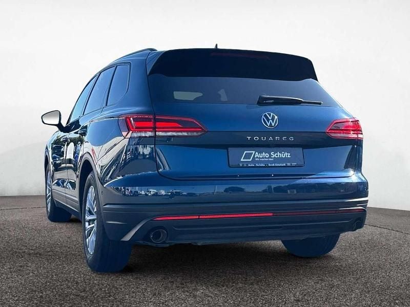 Gebraucht VW Touareg Basis 286 PS (210 kW) 2021 Aquamarinblau metallic SUV