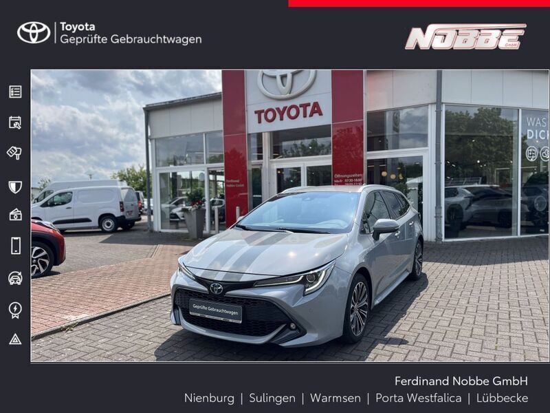 Manhattangrau metallic Gebraucht 2022 Toyota Corolla Team Kombi | 23.990 € (Guter Preis) - Bild 1/4