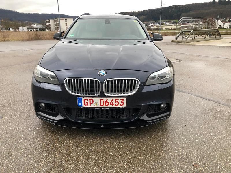 Gebraucht BMW 535 380 PS (279 kW) 2012 Blau Kombi