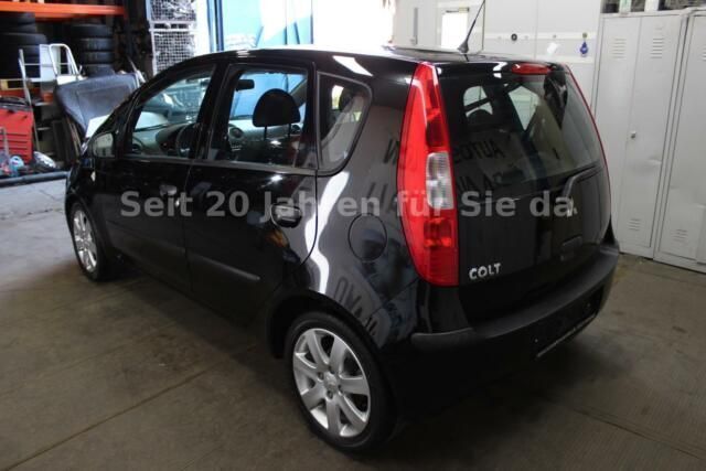 Gebraucht Mitsubishi Colt Inform 75 PS (55 kW) 2006 Schwarz Limousine