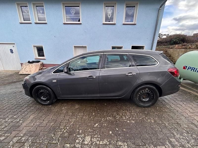 Gebraucht Opel Astra Sport 165 PS (121 kW) 2012 Grau Kombi