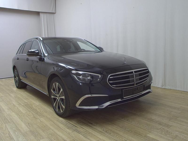Gebraucht Mercedes E300 Exclusive 306 PS (225 kW) 2022 Schwarz Kombi