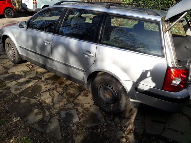 Gebraucht VW Passat 116 PS (85 kW) 2001 Silber metallic Kombi