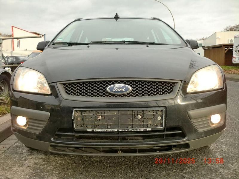 Blau Gebraucht 2006 Ford Focus Fun X Limousine | 750 € (Superpreis) - Bild 1/4