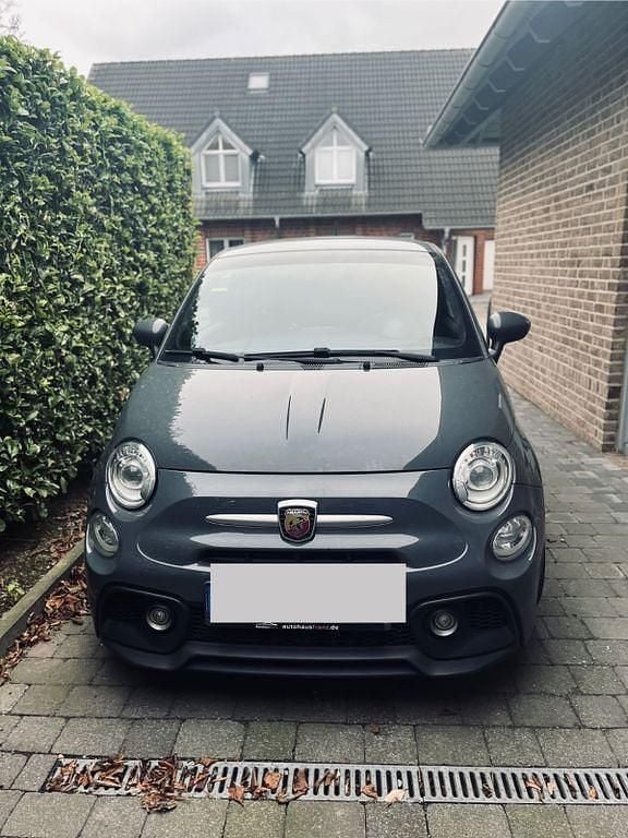 Grau Gebraucht 2017 Abarth 595 Kleinwagen | 12.500 € (Fairer Preis) - Bild 1/4