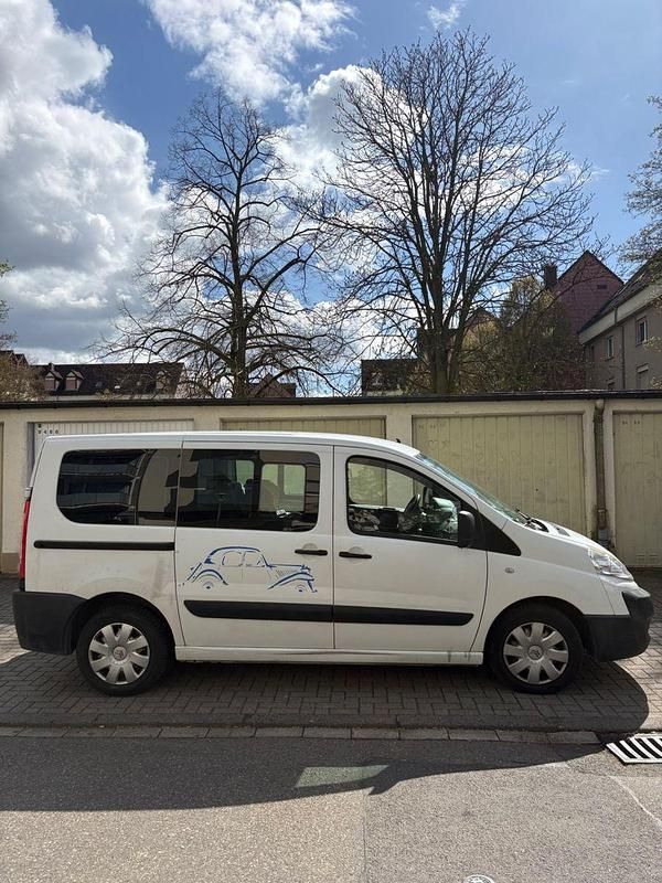 Second-hand Citroën Jumpy 163 CP (119 kW) 2010 Alb Monovolum