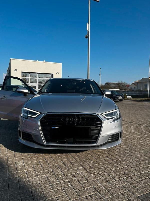 Gebraucht Audi A3 Sport 150 PS (110 kW) 2016 Silber Limousine