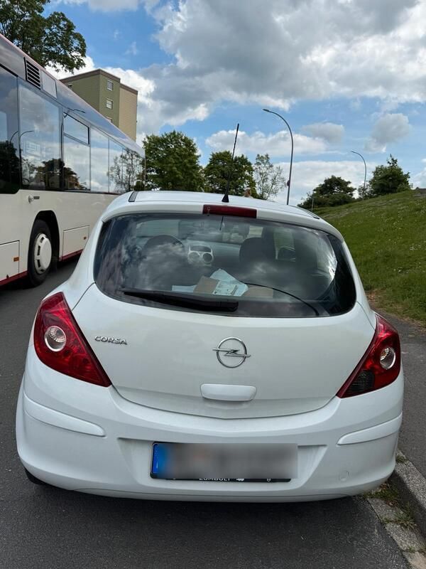 Weiß Gebraucht 2009 Opel Corsa Kleinwagen | 700 € (Superpreis) - Bild 1/4