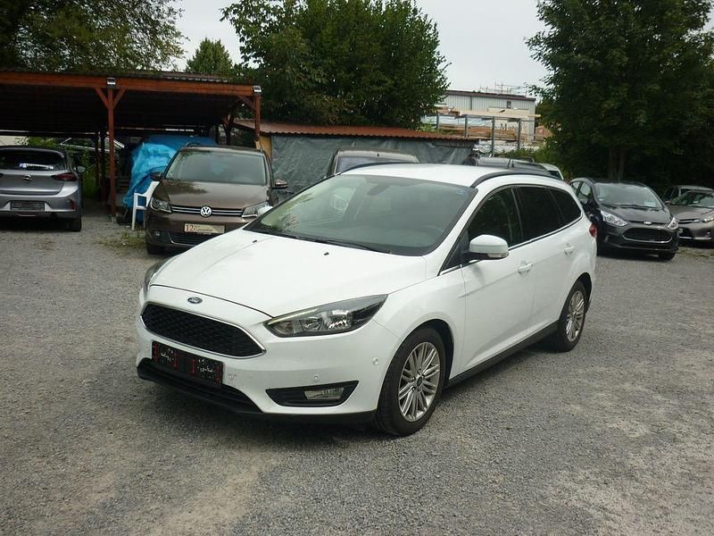 Gebraucht Ford Focus Cool & Connect 125 PS (91 kW) 2018 Weiß Limousine